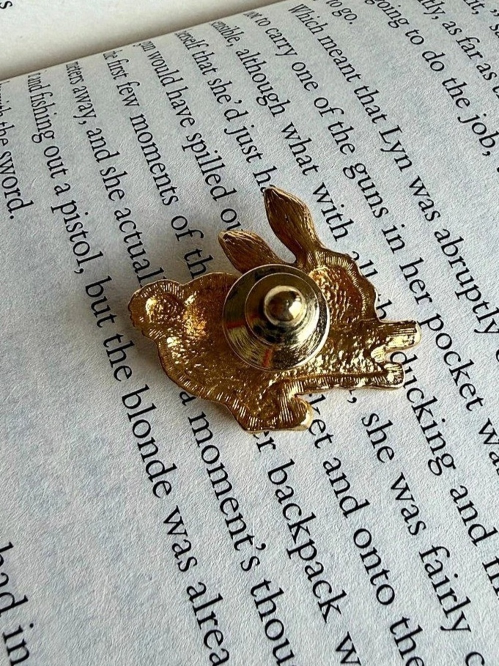 Rabbit Rhinestone Brooch in Gold - Picture 4 of 7